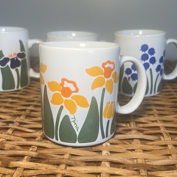 Vintage 1983 NINA CHD  Set of 4 Floral Coffee Mugs - Picture 4 of 8